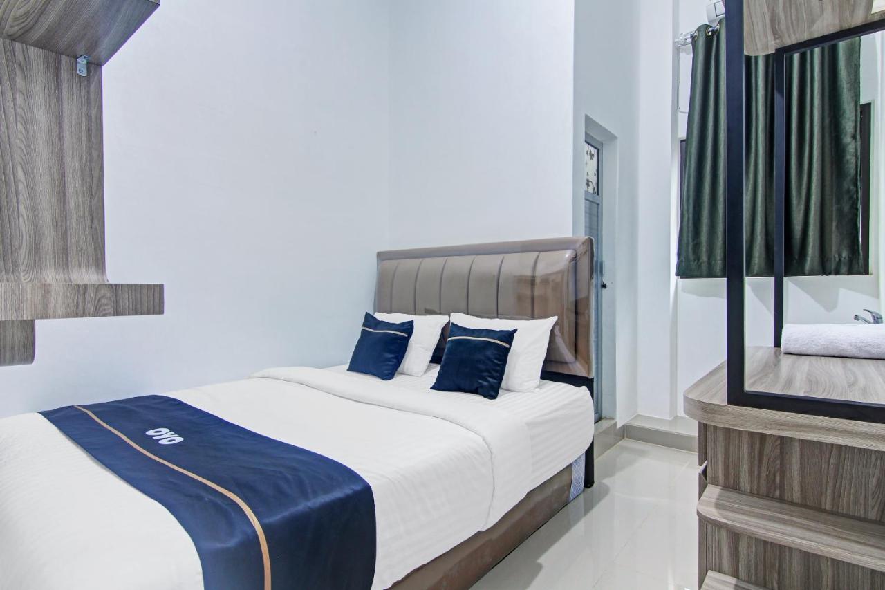 Oyo 90704 Nabila Residence Syariah Padang  Ngoại thất bức ảnh