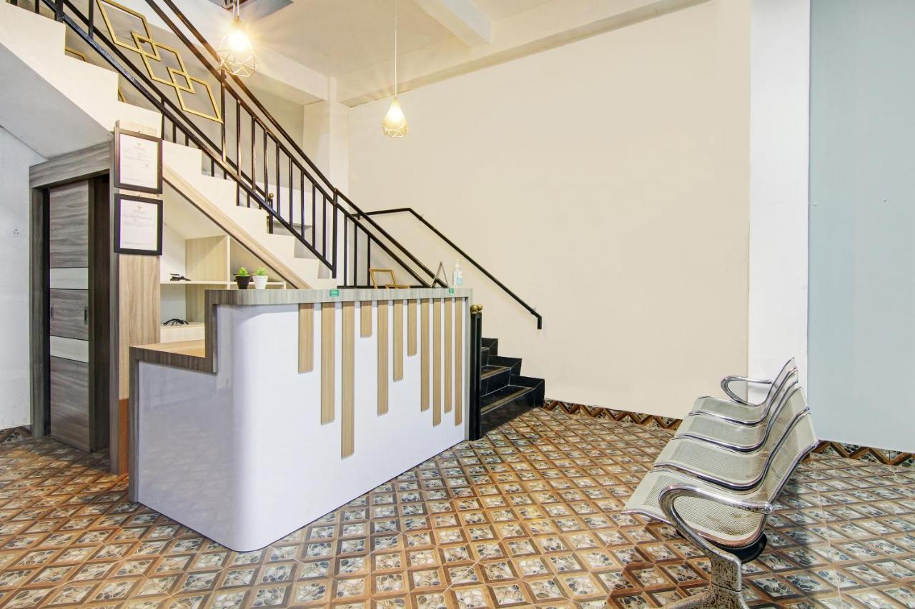 Oyo 90704 Nabila Residence Syariah Padang  Ngoại thất bức ảnh