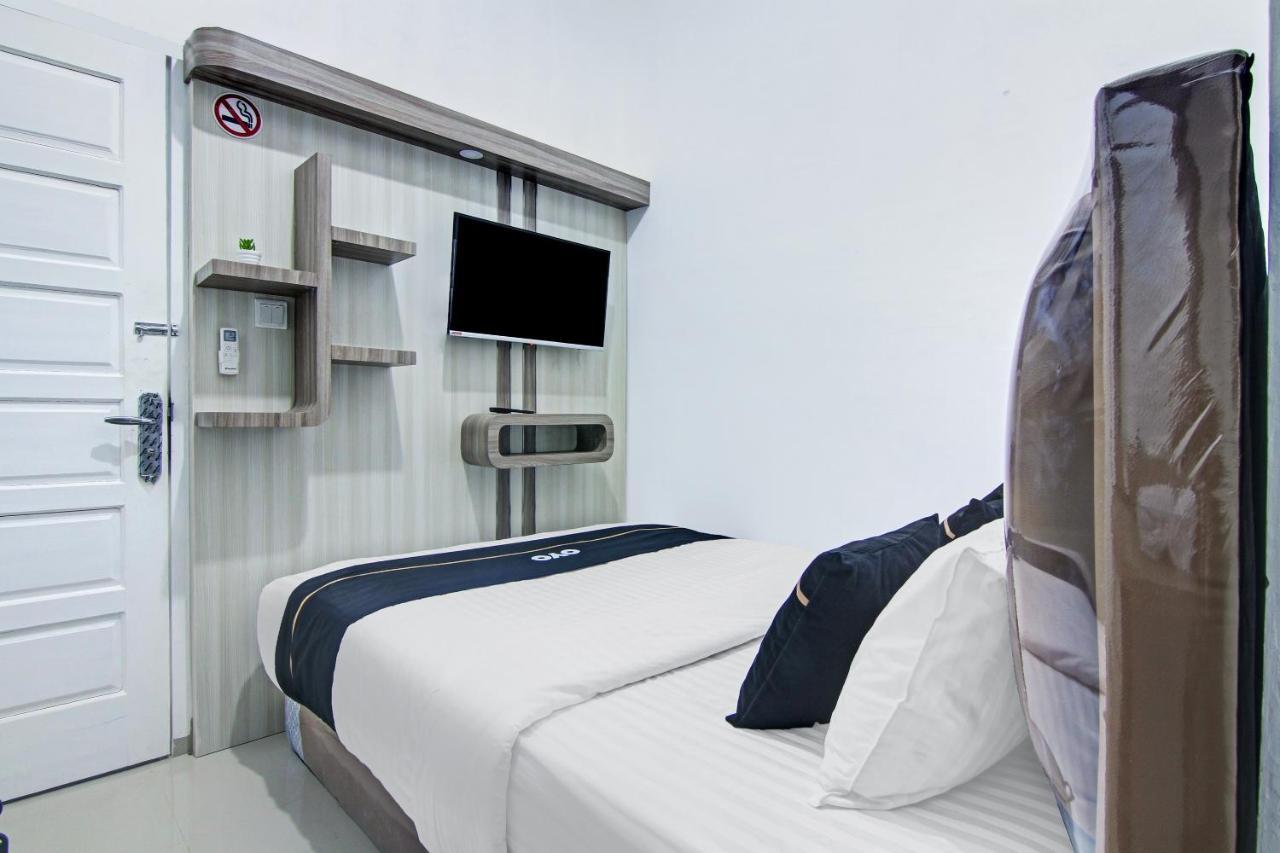 Oyo 90704 Nabila Residence Syariah Padang  Ngoại thất bức ảnh