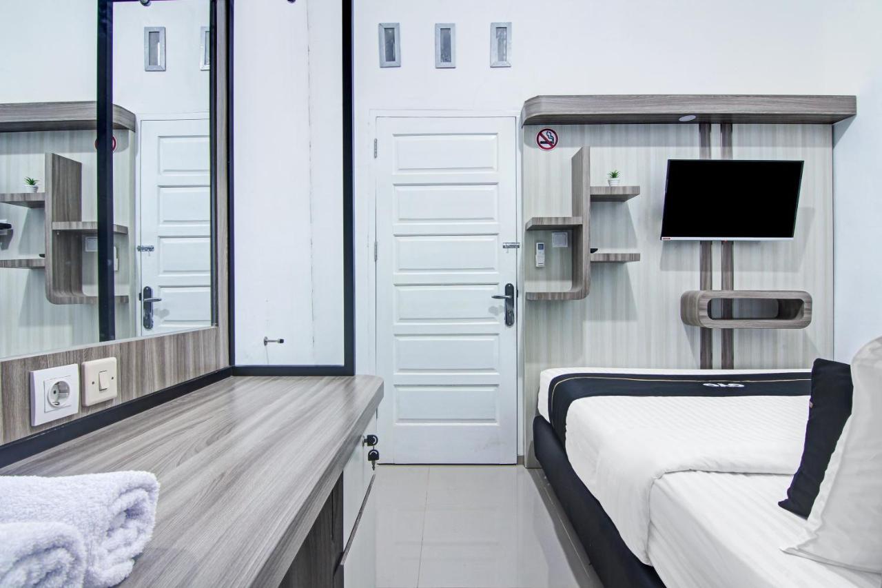 Oyo 90704 Nabila Residence Syariah Padang  Ngoại thất bức ảnh